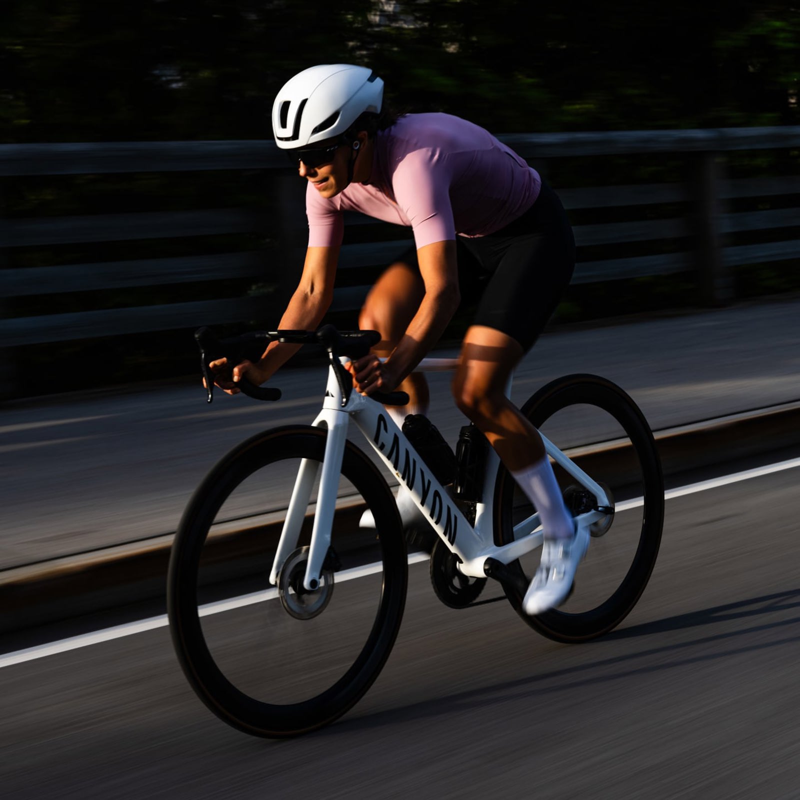 Canyon Aeroad CF SLX 7 Di2 2027 10519 12725 2027 TOP 1 aeroad cf slx 7 axs 4530 R107 P12 peloton tsnal4