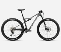 Orbea OIZ M30 2024 1630 9564 T224TTCC KV SIDE OIZ M30 over