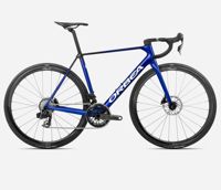 Orbea ORCA M21eTEAM 2026 7439 9495 T111TTCC A5 SIDE ORCA M21eTEAM over